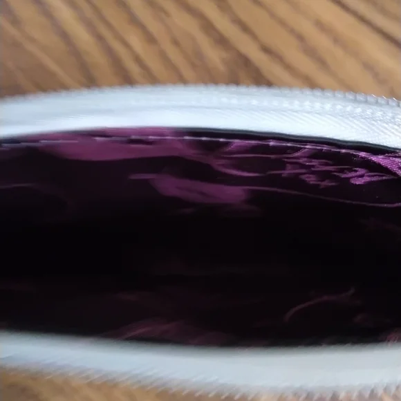 BETSEY JOHNSON Floral Crossbody Bag with Pink Bow - Picture 5 of 5